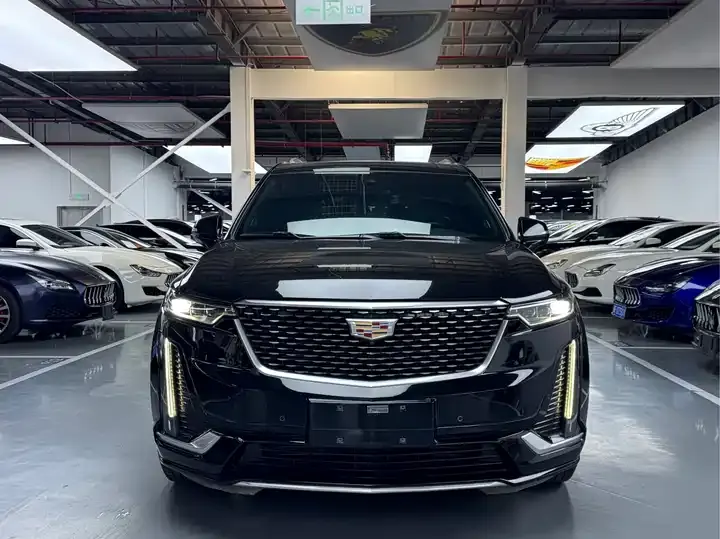 Cadillac XT6 2022 2.0T 6-seat 4-wheel drive luxury model 2