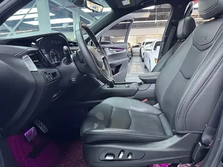 Cadillac XT6 2022 2.0T 6-seat 4-wheel drive luxury model 4
