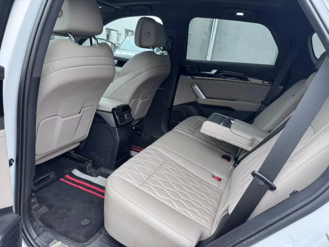 BYD Tang New Energy 2024 Tang DM-i 1.5T Stepless Champion Edition 200KM Exclusive Automatic Gear 8