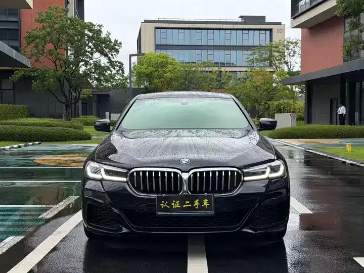 BMW 5 Series 2022 Modified 530Li Leading M Sports Suit 2