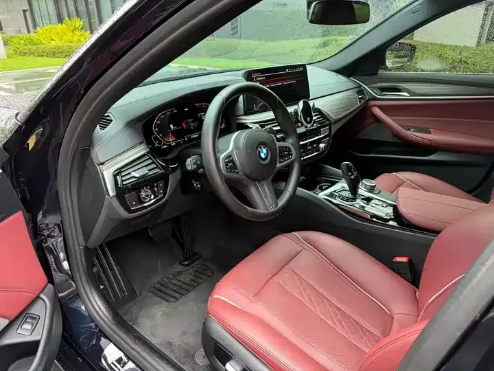 BMW 5 Series 2022 Modified 530Li Leading M Sports Suit 4