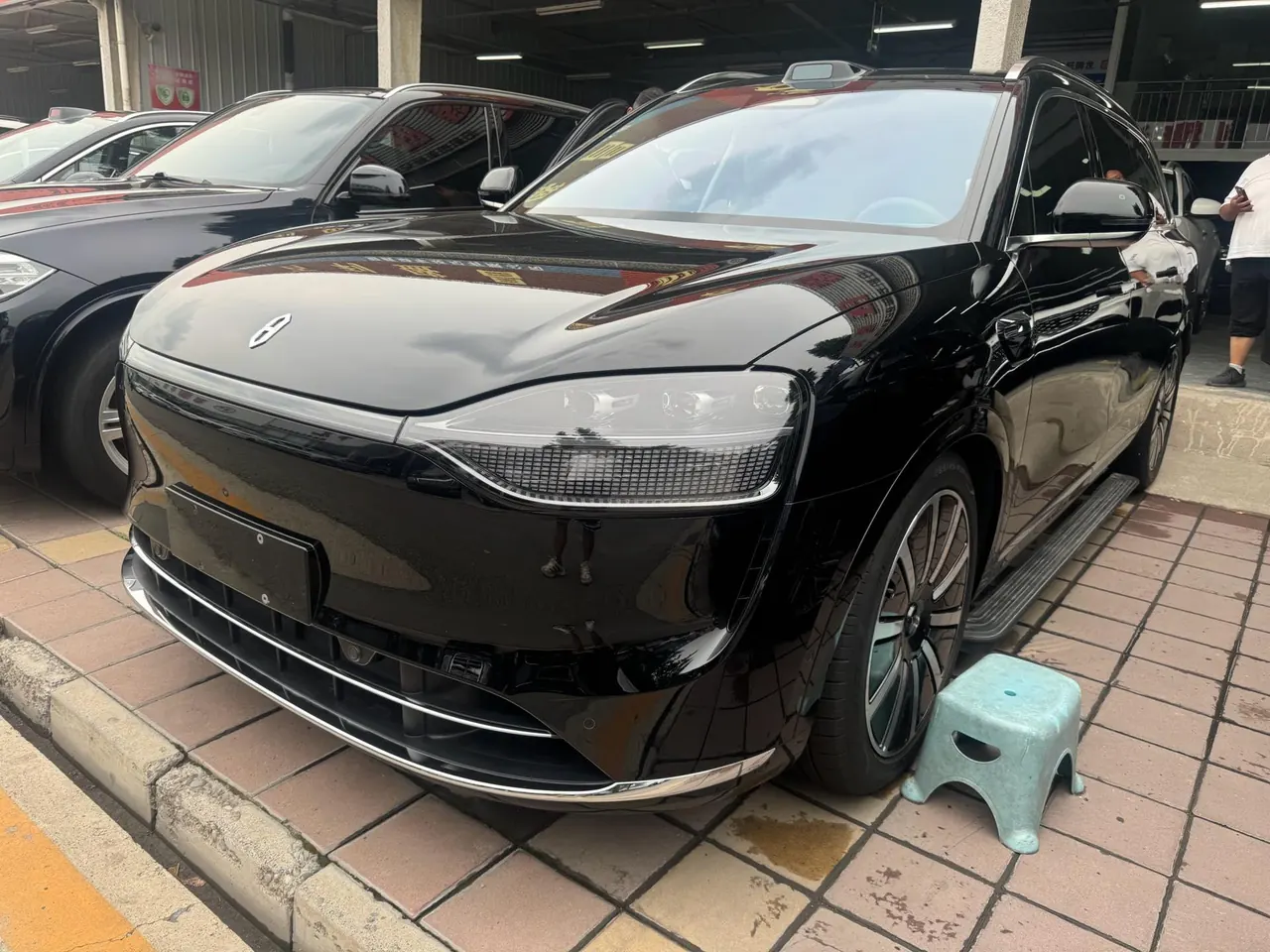 打开图片灯箱:AITO 2025 AITO M9 extended range Ultra version 52kWh6 seat version automatic gear