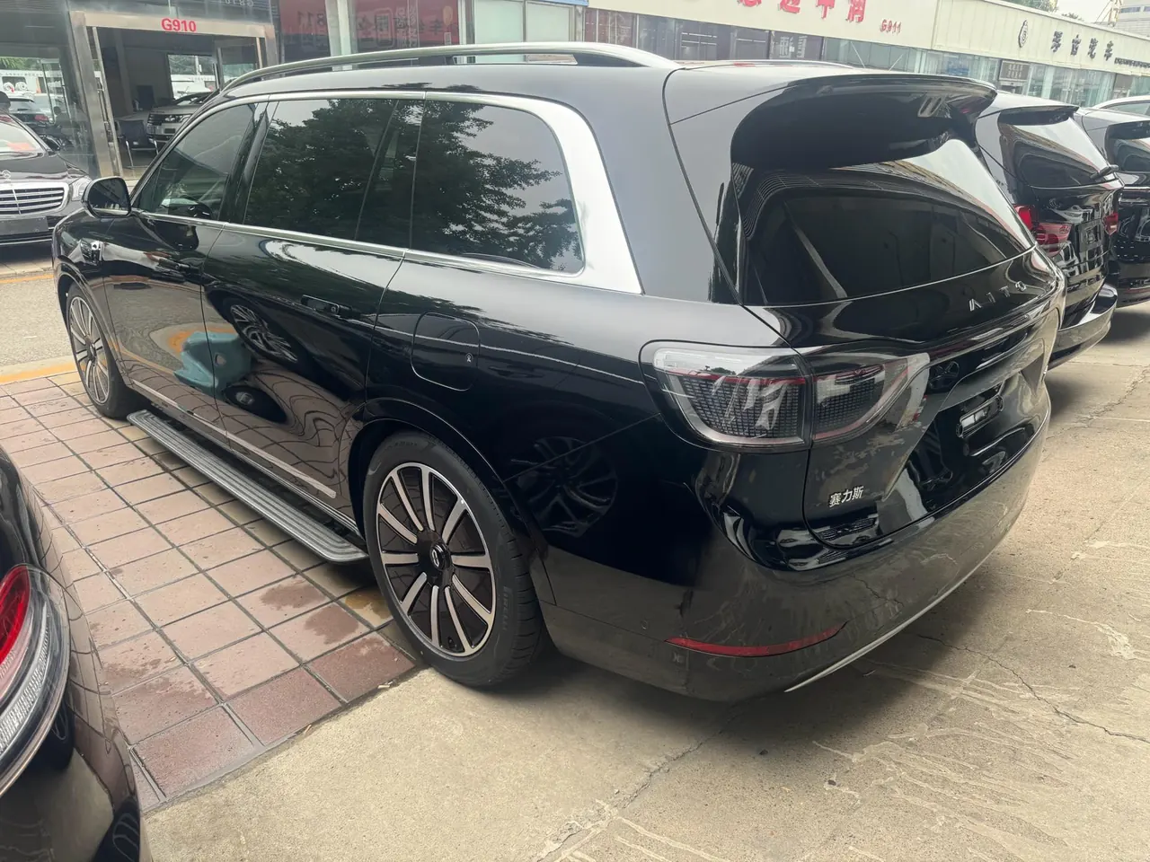 AITO 2025 AITO M9 extended range Ultra version 52kWh6 seat version automatic gear 4