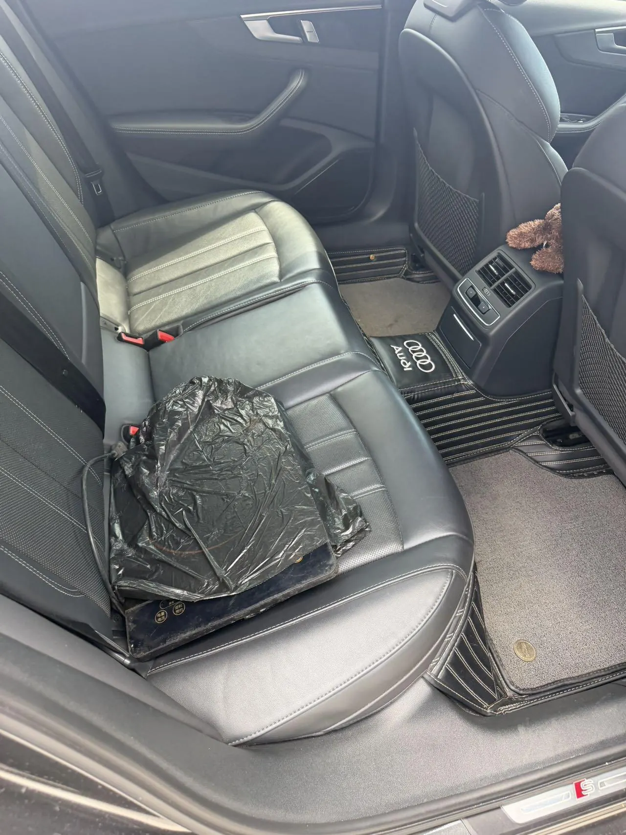 Audi 2024 A4L 2.0TFSI 40TFSI Deluxe Dynamic Automatic 4