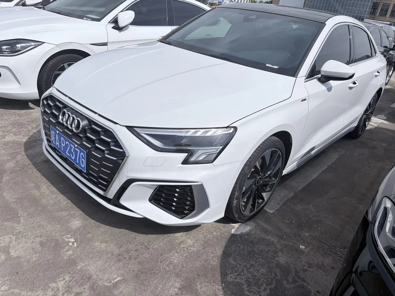 Открыть галерею: Audi 2022 A3L Limousine 1.4TFSI 35TFSI Fashion Sports Automatic
