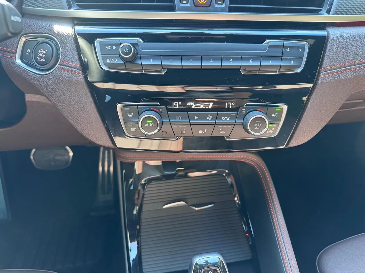 BMW 2022 X2 xDrive25i 2.0T Obsidian Night Edition Automatic Gear 11