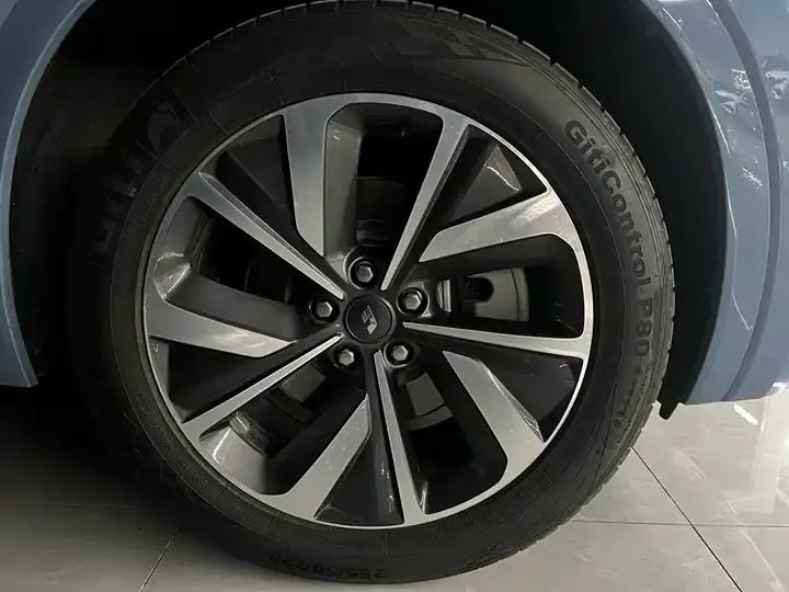 Audi Q5L 2024 40 TFSI luxury dynamic 8