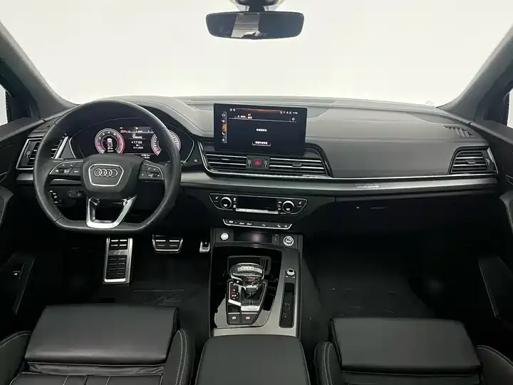 Audi Q5L 2024 40 TFSI luxury dynamic 9