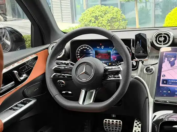 Mercedes Benz GLC 2024 GLC 300 L 4MATIC Dynamic 5-seat 10