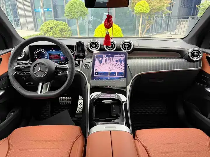 Mercedes Benz GLC 2024 GLC 300 L 4MATIC Dynamic 5-seat 9