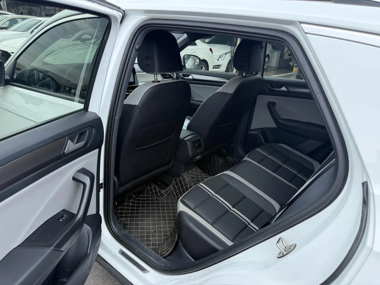 Volkswagen 2023 Tange 1.5TSI 300TSI Two-Drive Chen Guang Edition Automatic Gear 3
