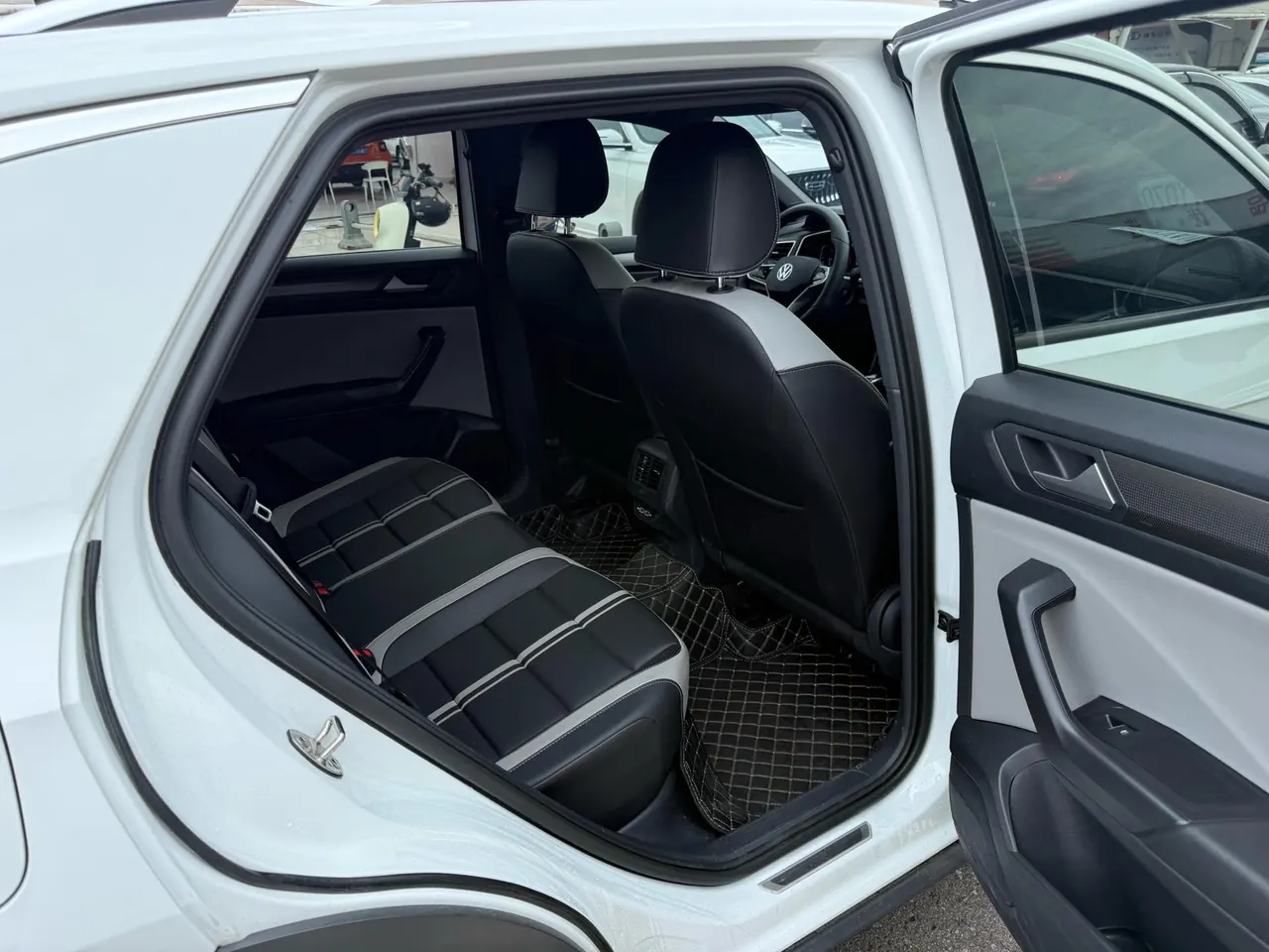 Volkswagen 2023 Tange 1.5TSI 300TSI Two-Drive Chen Guang Edition Automatic Gear 5
