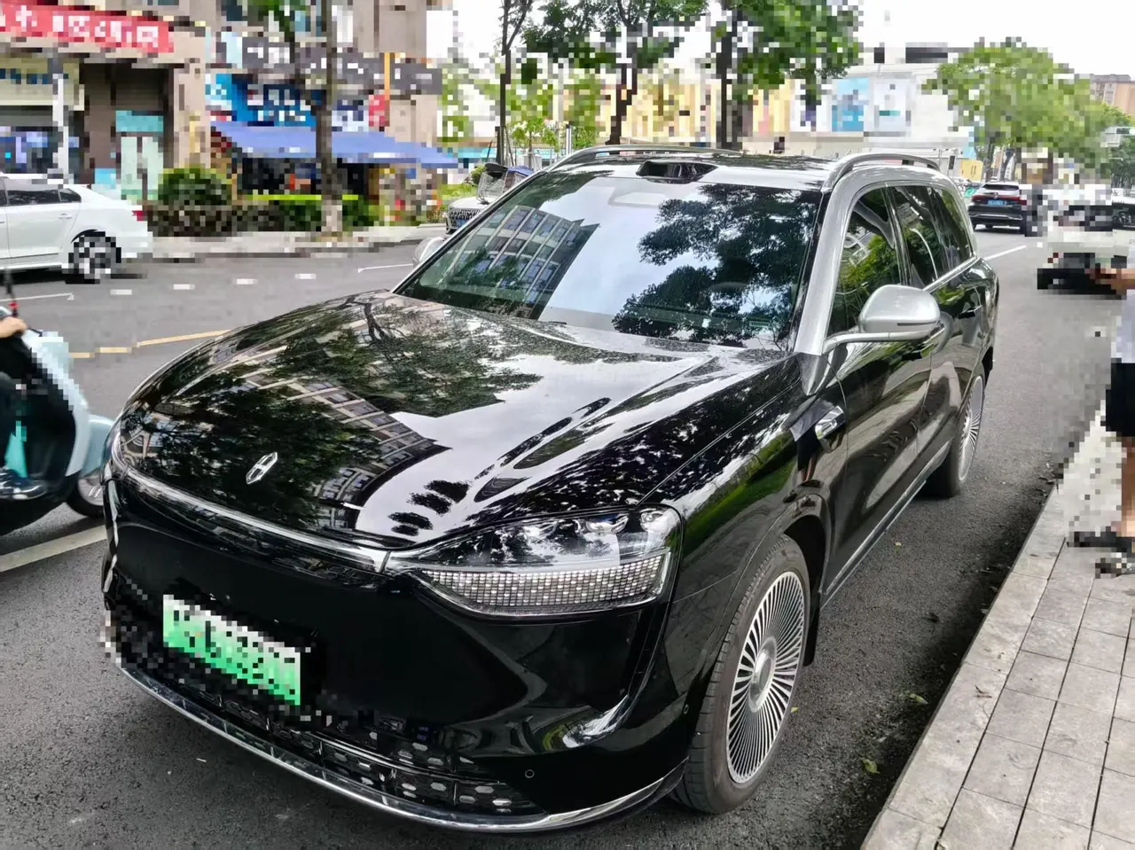 AITO 2025 AITO M9 extended range Ultra version 52kWh6 seat version automatic gear - View 1