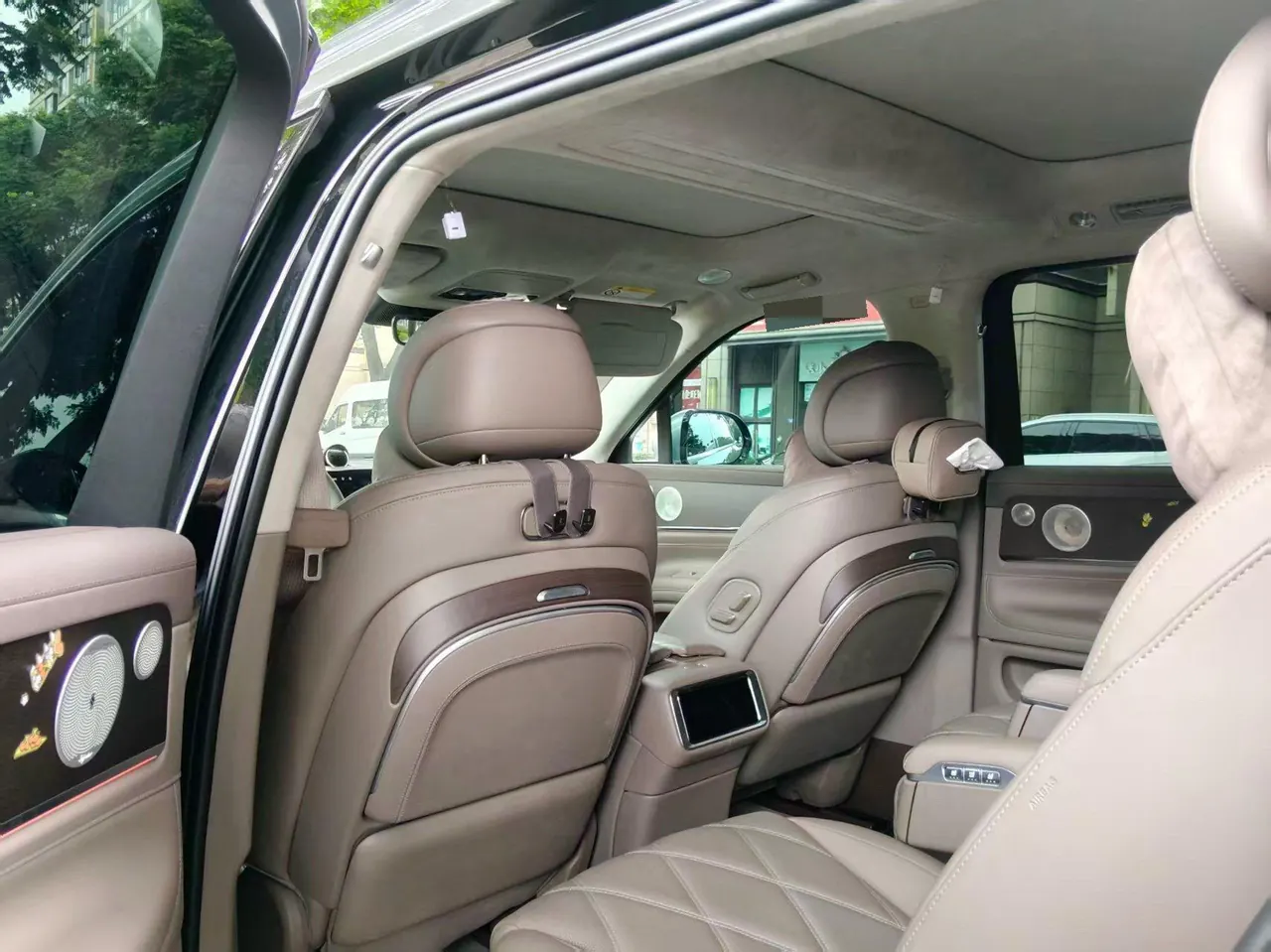 AITO 2025 AITO M9 extended range Ultra version 52kWh6 seat version automatic gear 2