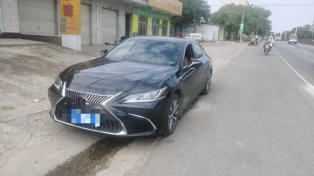 Lexus ES (Imported) 2020 ES200 2.0 Stepless Premium Edition Automatic Gear - View 1