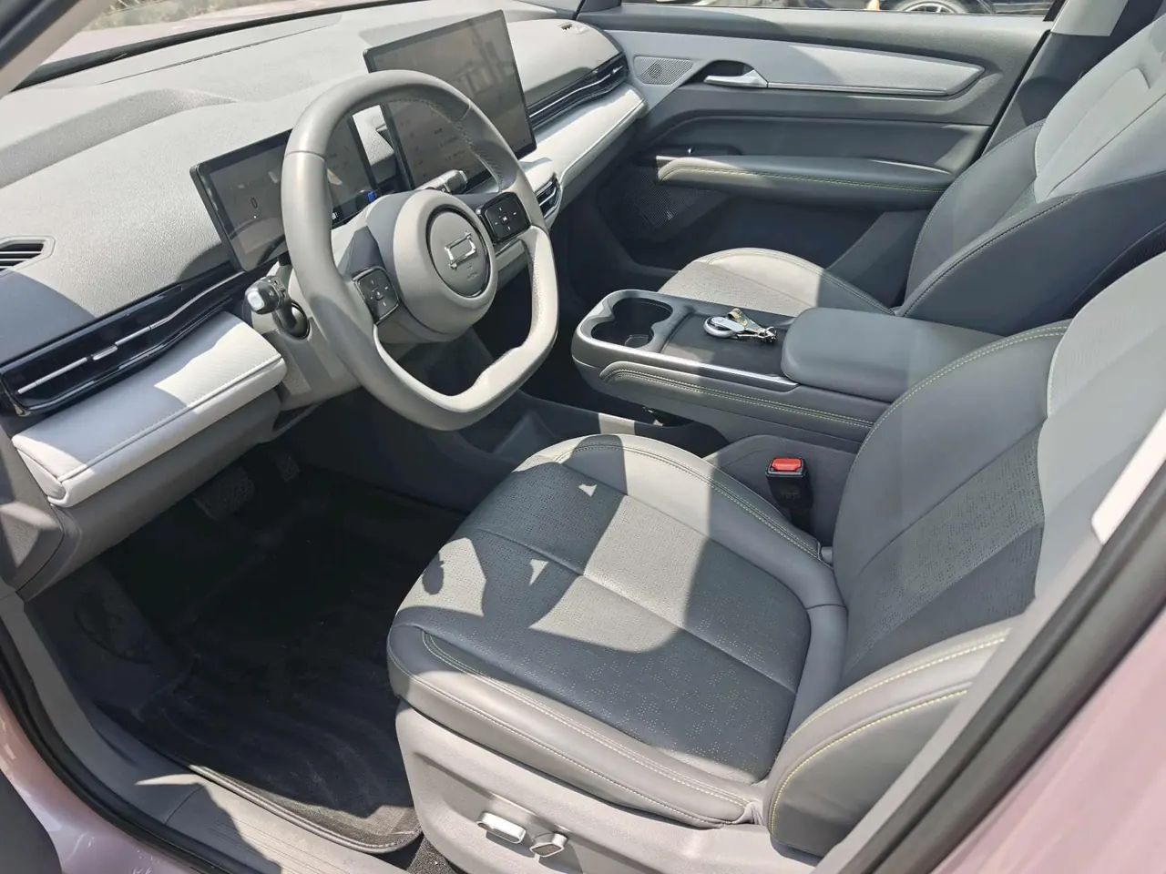 Bestune 2025 Yueyi 03 565km Premium Edition Automatic Gear 4