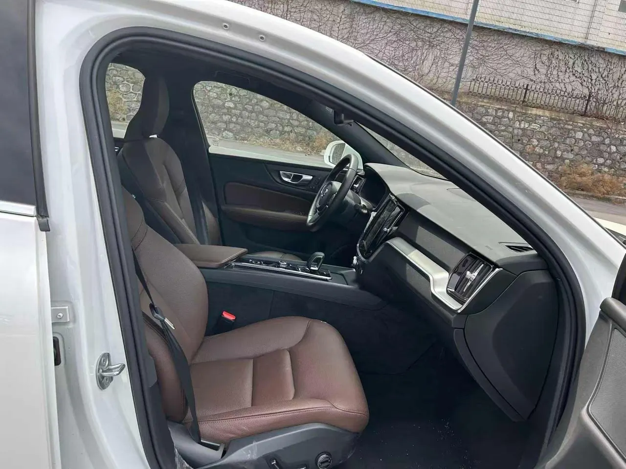 Volvo 2026 S60 48V 2.0T B4 Zhiyi Deluxe Edition Automatic Gear 4