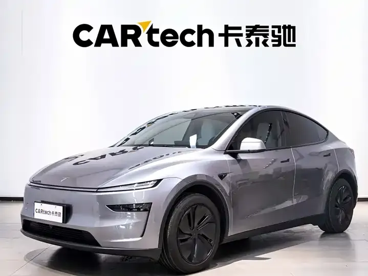 2025 Model Y Rear-Wheel-Drive Version 12