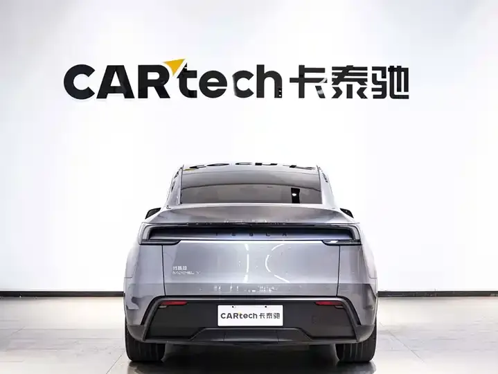 2025 Model Y Rear-Wheel-Drive Version 5