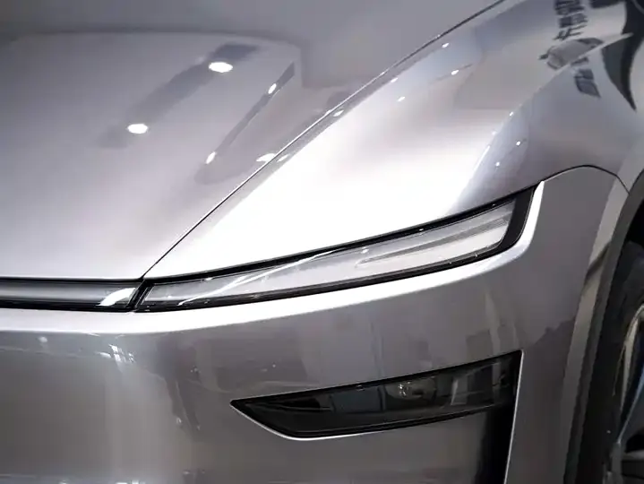 2025 Model Y Rear-Wheel-Drive Version 8