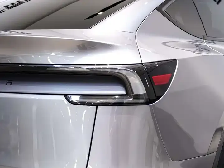 2025 Model Y Rear-Wheel-Drive Version 9