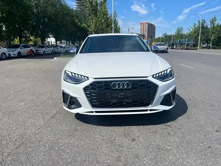 Audi A4L 2022 40 TFSI Fashion Dynamic 2