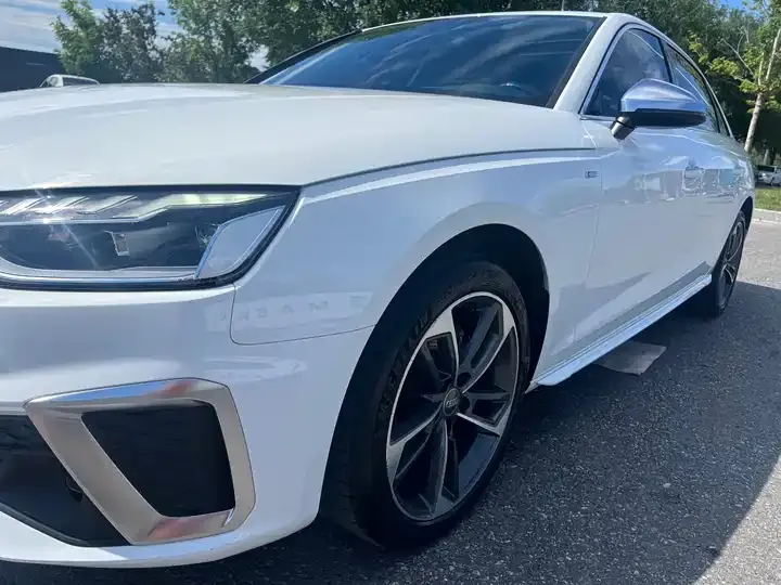 Audi A4L 2022 40 TFSI Fashion Dynamic 4