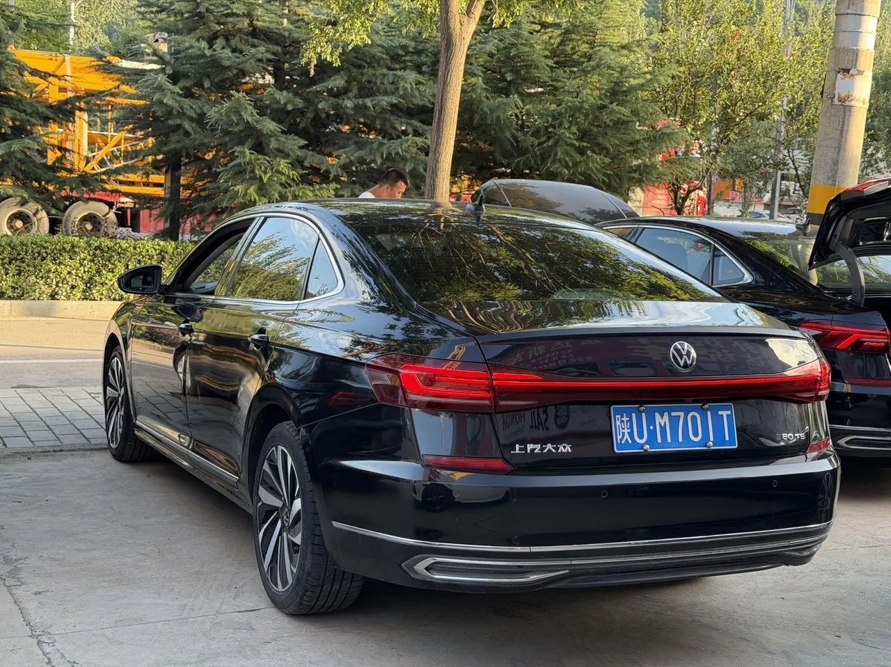 Volkswagen 2021 Passat 2.0TSI 330TSI Premium Edition Automatic Gear 2