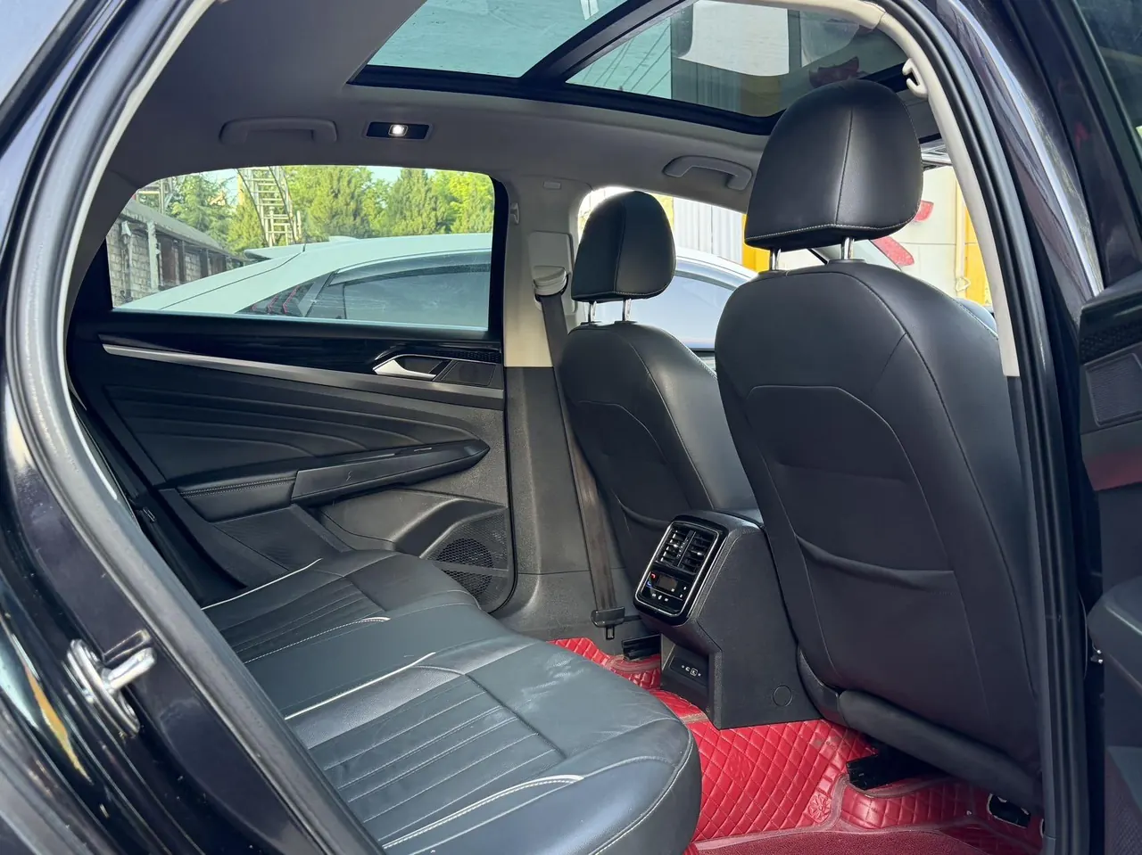 Volkswagen 2021 Passat 2.0TSI 330TSI Premium Edition Automatic Gear 3