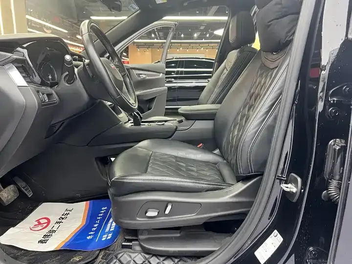 Cadillac XT6 2022 2.0T Seven-seat Four-wheel Drive Fashion 120 Anniversary Limited Edition 12