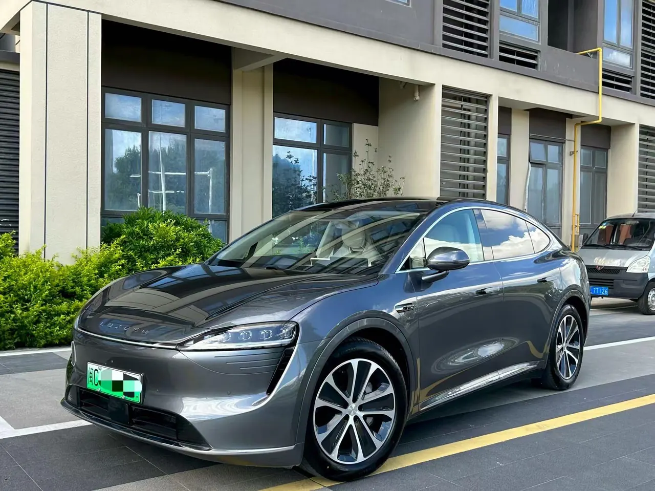 Открыть галерею: Intellectual 2024 R 7 667km Pro automatic gear