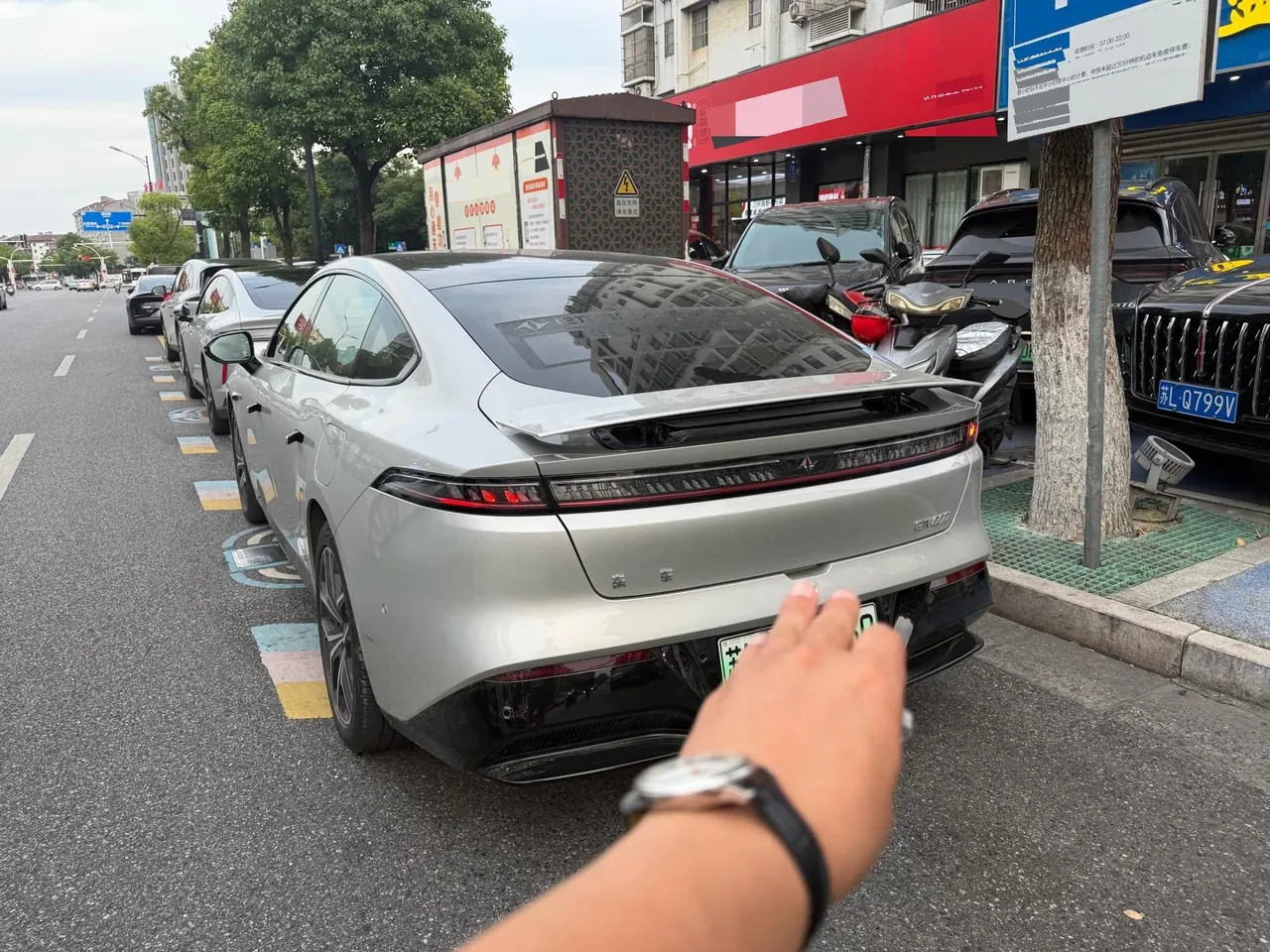 Yi pai 2025 e π 007 565 4-wheel drive Max pilot version automatic gear 2