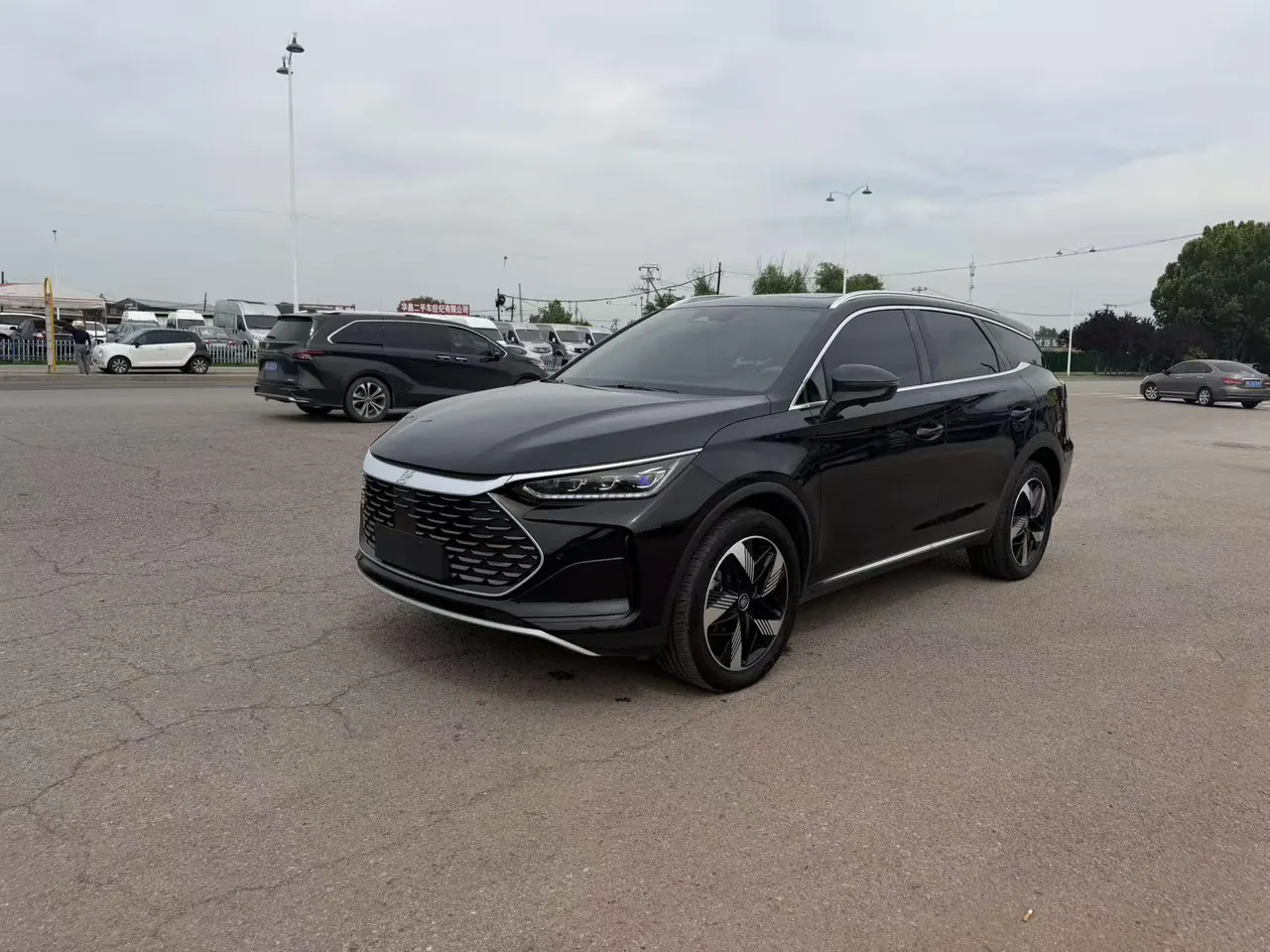 BYD Tang New Energy 2024 Tang DM-i 1.5T Stepless Glory Edition 112KM Honorable Automatic Gear - View 1