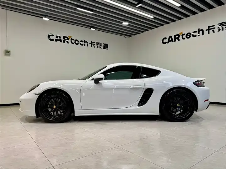 Porsche 718 2020 Cayman 2.0T 4