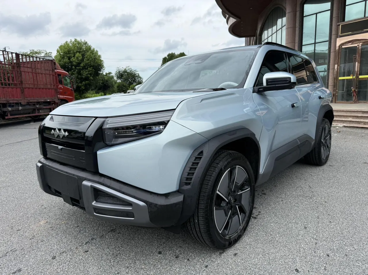 打开图片灯箱:FangChengBao 2025 model Titanium 3, 501km range, four-wheel-drive intelligent driving Max version, automatic transmission