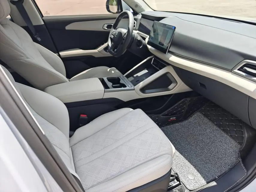 BYD 2025 Yuan UP 301KM Pilot Automatic Gear 7