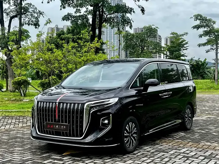 Открыть галерею: HongQi HQ9 PHEV 2024 2.0T 4WD Deluxe Edition