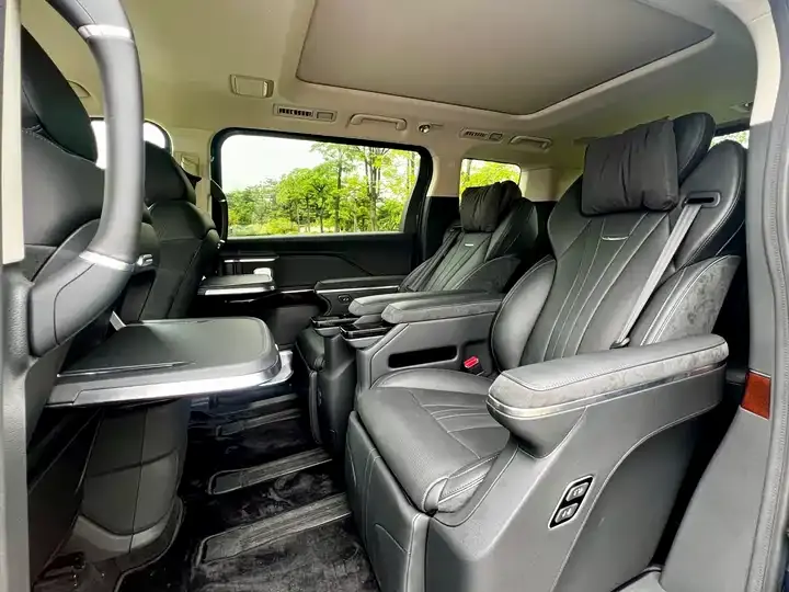 HongQi HQ9 PHEV 2024 2.0T 4WD Deluxe Edition 7