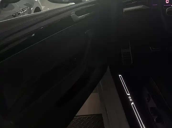 FAW-Volkswagen CC 2023 380TSI Shining Edition 8