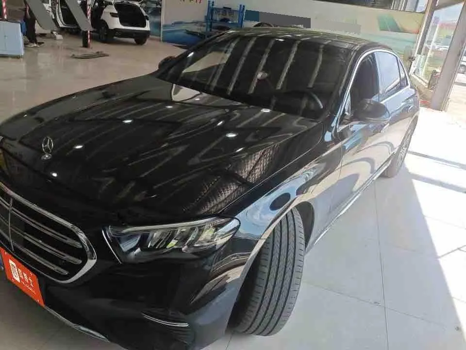 Mercedes Benz E Class 2025 E 260 L 48V 2.0T Automatic - View 1