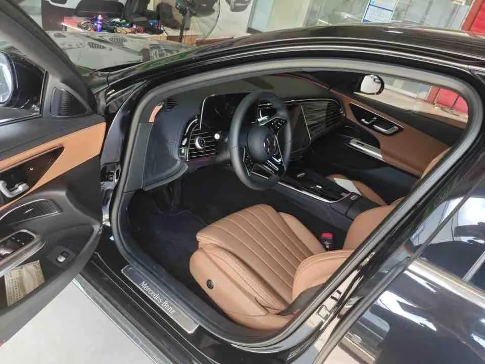 Mercedes Benz E Class 2025 E 260 L 48V 2.0T Automatic 5