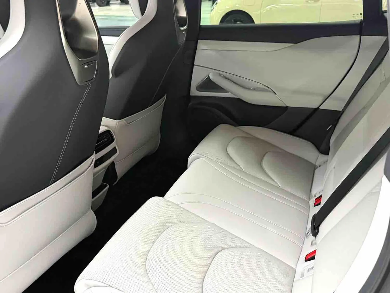MI 2024 SU 7 800km 4-wheel drive ultra-long endurance high-end smart driving Max version automatic gear 3