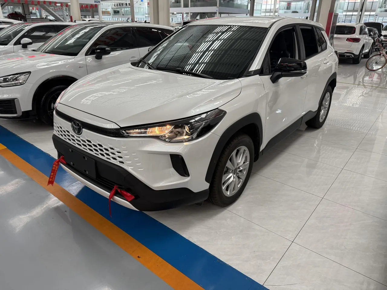Открыть галерею: Toyota 2026 Corolla Ruiyuan Dual Engine 2.0 Stepless Intelligent Electric Hybrid Pioneer Edition Automatic Gear