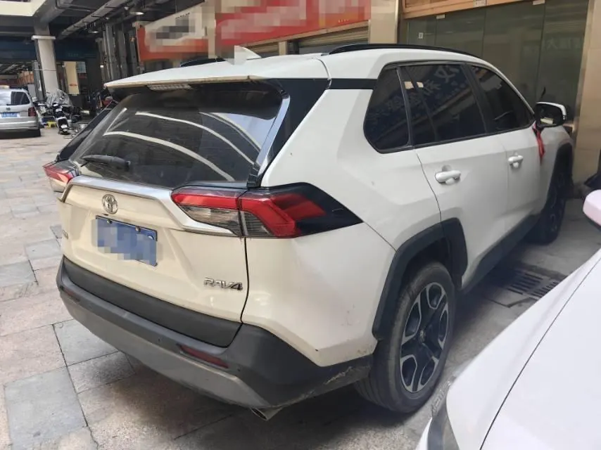 Toyota 2021 RAV4 Rongbo 2.0 Stepless Two-Drive Premium Edition Automatic Gear 3