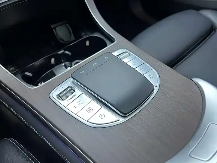 Mercedes Benz GLC 2020 to GLC 300 L 4MATIC Dynamic 12