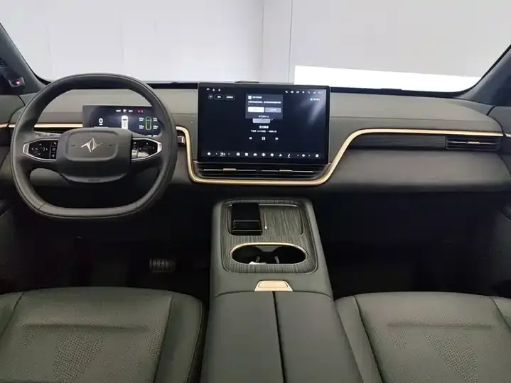 Eπ 008 2024 210Max extended range version 6 seats 12