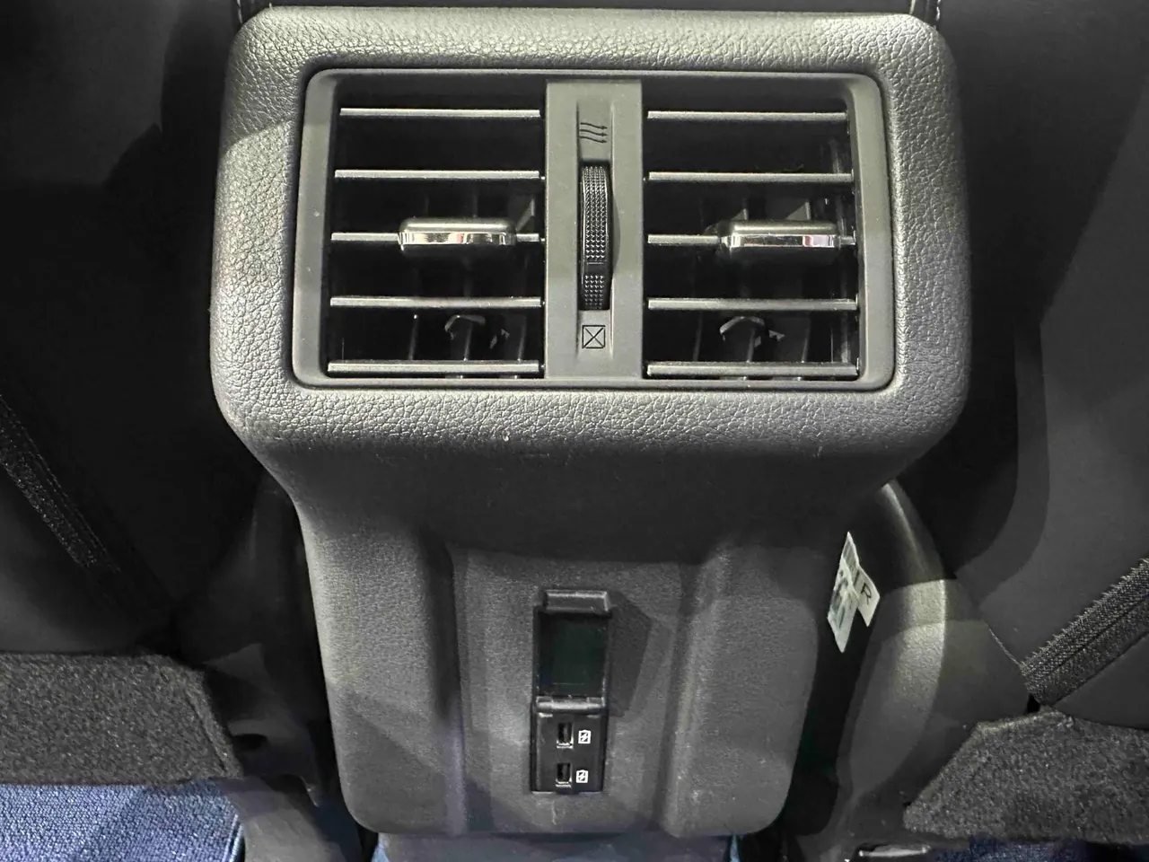 Mitsubishi 2021 Outlander 2.0 Stepless Two-Drive Smooth Edition 5-seat (Changed) Automatic Gear 8
