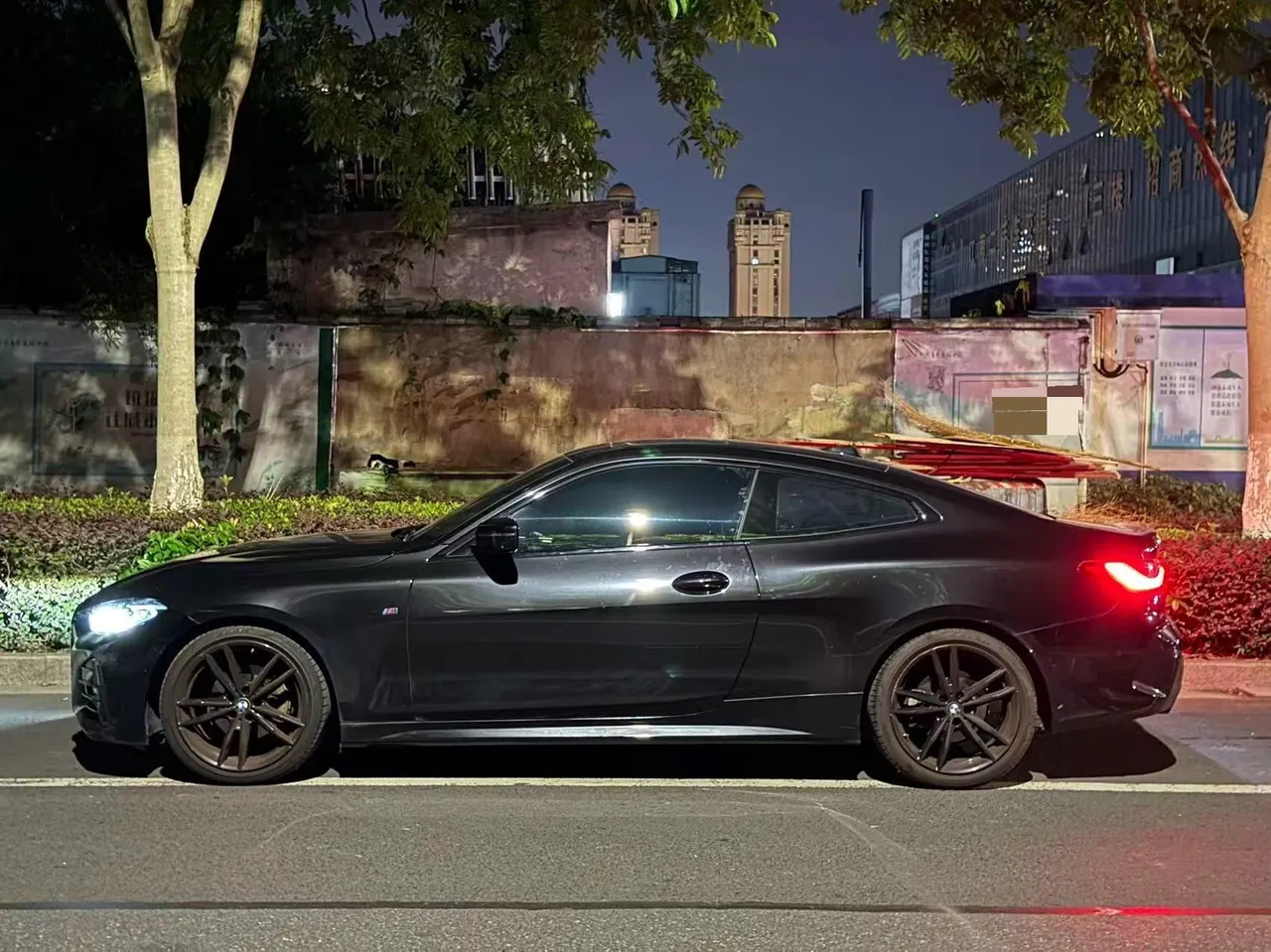 BMW 4 Series (Imported) 2023 425i Coupe 2.0T M Sports Obsidian Night Suit Automatic Gear 2