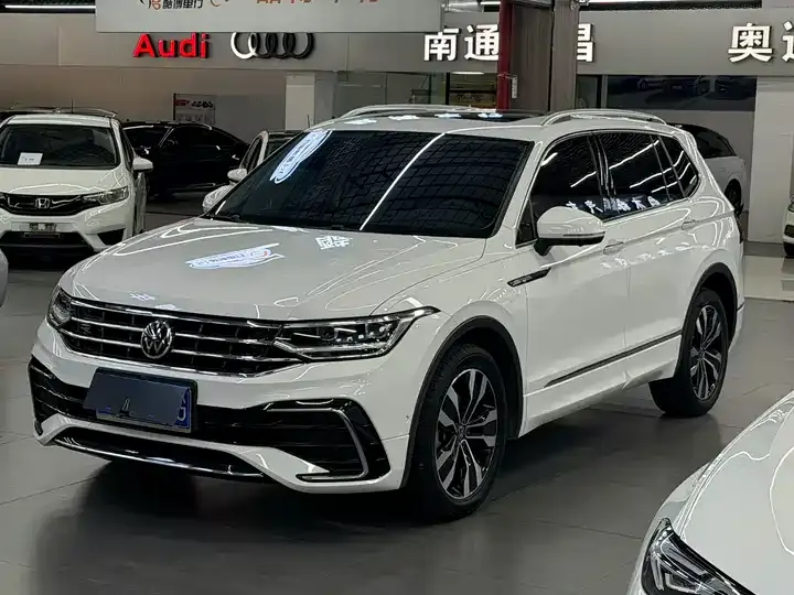 Tiguan L 2022 330TSI Automatic Two-Drive R-Line Enjoy Edition - View 1