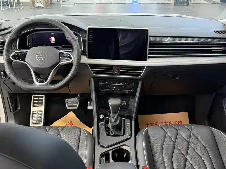 Tiguan L 2022 330TSI Automatic Two-Drive R-Line Enjoy Edition 9
